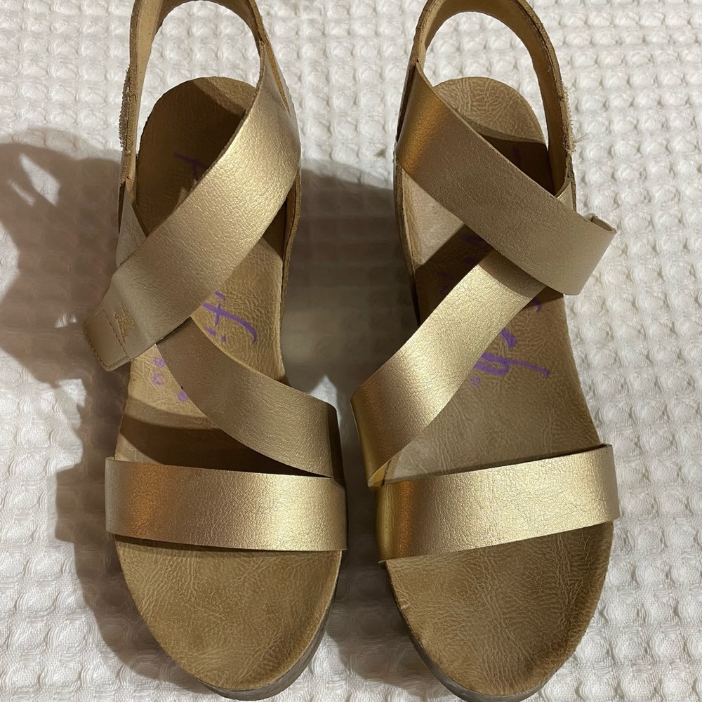 Gold wedges